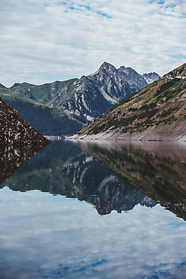 포토 JPG 주간 구름 해외풍경 호수 여행 유럽풍경 자연 하늘 풍경 사람없음 야외 반사 프랑스 알프스 지형 국내포토 자연요소 해외 유럽 생태계 파일형식