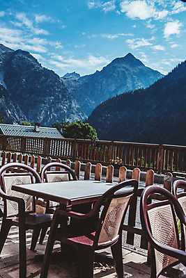 포토 JPG 주간 구름 해외풍경 여행 의자 유럽풍경 탁자 하늘 산 풍경 사람없음 야외 카페 프랑스 발코니 알프스 산악마을 카페테라스 국내포토 자연요소 해외 유럽 가구 상점 파일형식