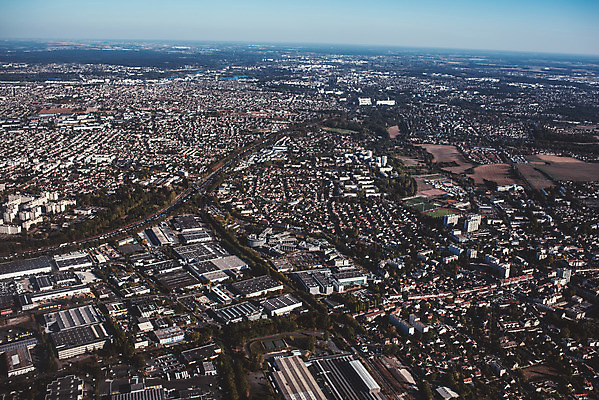 포토 JPG 주간 해외풍경 여행 유럽풍경 풍경 사람없음 야외 하이앵글 도시풍경 프랑스 공항 창밖 이륙 전경 국내포토 자연요소 해외 유럽 뷰포인트 창문 교통시설 도시 파일형식 탑뷰