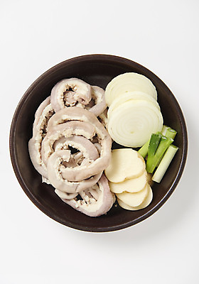 포토 JPG 스튜디오촬영 음식 식재료 양파 감자 실내 누끼 사람없음 하이앵글 안주 흰배경 기호식품 곱창 대파 특수부위 플랫레이 국내포토 뷰포인트 백그라운드 채소 육류 내부 흰색 플랫 파 부위 파일형식