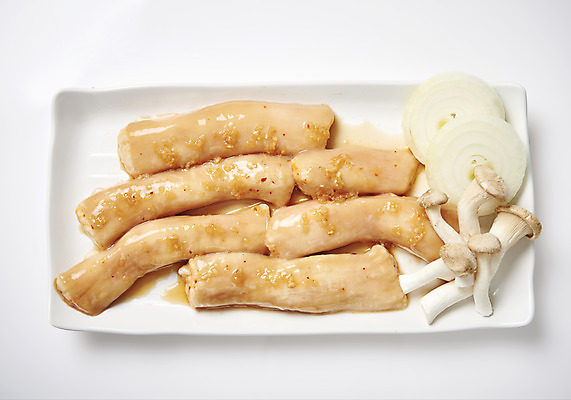 포토 JPG 스튜디오촬영 접시 음식 양파 실내 누끼 사람없음 하이앵글 버섯 안주 흰배경 기호식품 곱창 대창 특수부위 플랫레이 국내포토 식기 뷰포인트 백그라운드 채소 육류 내부 흰색 플랫 부위 파일형식