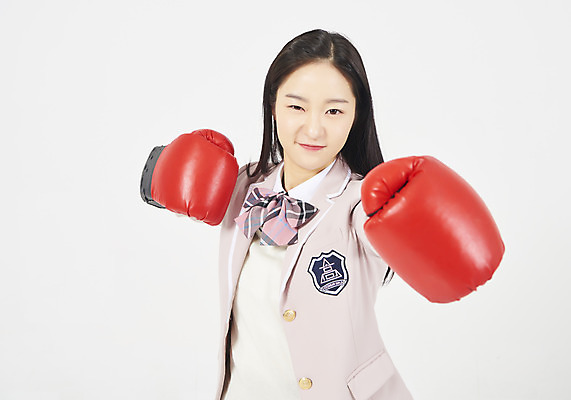 포토 JPG 스튜디오촬영 학생 응시 여학생 여자 교육 교복 모션 청소년 여고생 고등학생 실내 한명 미소 누끼 사람 상반신 앞모습 10대 빨간색 십대라이프스타일 권투 한국인 권투글러브 펀치 흰배경 긍정 십대여자한명만 고등교육 국내포토 1 라이프스타일 시선 옷 뷰포인트 컬러 백그라운드 컨셉 표정 동양인 내부 격투기 글러브 흰색 여자한명만 십대여자만 파일형식