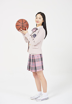 포토 JPG 스튜디오촬영 전신 학생 응시 여학생 여자 교육 교복 스포츠 모션 청소년 여고생 고등학생 농구공 실내 한명 서기 미소 들기 누끼 사람 옆모습 10대 십대라이프스타일 한국인 흰배경 긍정 십대여자한명만 고등교육 국내포토 1 라이프스타일 시선 옷 뷰포인트 백그라운드 컨셉 공 농구 표정 동양인 내부 흰색 여자한명만 십대여자만 파일형식