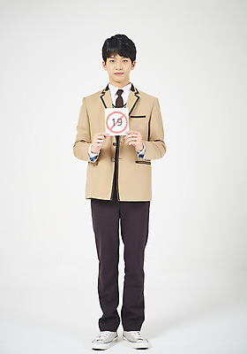 포토 JPG 스튜디오촬영 전신 학생 응시 교육 남자 교복 남학생 모션 청소년 고등학생 실내 한명 서기 미소 들기 누끼 사람 앞모습 10대 십대라이프스타일 팻말 한국인 금지 흰배경 19금 성인물 엄격한 십대남자한명만 남고생 고등교육 국내포토 1 라이프스타일 시선 옷 뷰포인트 백그라운드 프레임 표정 동양인 내부 흰색 남자한명만 십대남자만 파일형식