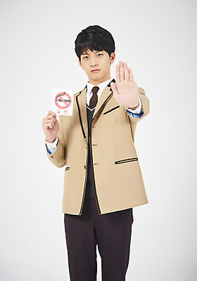포토 JPG 스튜디오촬영 학생 응시 교육 남자 교복 남학생 모션 청소년 고등학생 실내 손바닥 한명 서기 들기 누끼 사람 상반신 앞모습 10대 십대라이프스타일 팻말 한국인 금지 흰배경 금연 부정적 엄격한 십대남자한명만 남고생 고등교육 국내포토 1 라이프스타일 손 시선 옷 감정 캠페인 뷰포인트 백그라운드 프레임 동양인 내부 흰색 사회이슈 남자한명만 십대남자만 파일형식