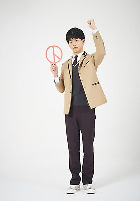 포토 JPG 스튜디오촬영 전신 학생 교육 남자 교복 남학생 모션 청소년 고등학생 실내 한명 누끼 사람 앞모습 10대 도장 손들기 십대라이프스타일 파이팅 주먹 팻말 한국인 투표 선거 민주주의 흰배경 선거권 십대남자한명만 남고생 고등교육 유권자 국내포토 1 라이프스타일 옷 뷰포인트 백그라운드 프레임 동양인 내부 흰색 남자한명만 십대남자만 파일형식