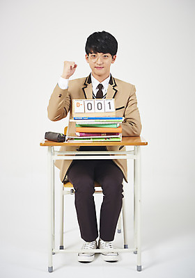 포토 JPG 스튜디오촬영 전신 학생 응시 교육 남자 교복 남학생 의자 모션 청소년 고등학생 실내 한명 미소 누끼 사람 앉기 앞모습 10대 십대라이프스타일 파이팅 수능 한국인 달력 책상 흰배경 필통 디데이 긍정적 책더미 십대남자한명만 안경낌 남고생 고등교육 국내포토 1 라이프스타일 시선 옷 감정 안경 뷰포인트 가구 백그라운드 학용품 표정 동양인 내부 책 시험 흰색 무더기 남자한명만 십대남자만 파일형식