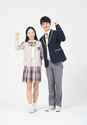 포토 JPG 스튜디오촬영 전신 학생 응시 여학생 여자 교육 남자 교복 남학생 모션 청소년 고등학생 실내 서기 미소 누끼 사람 두명 앞모습 10대 친구 십대라이프스타일 파이팅 주먹 한국인 흰배경 십대만 어깨에손 고등교육 국내포토 라이프스타일 시선 옷 뷰포인트 백그라운드 관계 표정 동양인 내부 흰색 파일형식