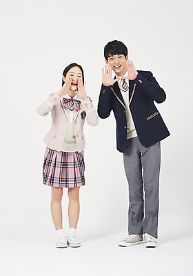 포토 JPG 스튜디오촬영 전신 학생 응시 여학생 여자 교육 남자 교복 남학생 모션 청소년 고등학생 실내 서기 미소 누끼 사람 손짓 두명 앞모습 10대 친구 십대라이프스타일 외침 한국인 흰배경 십대만 고등교육 국내포토 라이프스타일 시선 옷 뷰포인트 백그라운드 관계 표정 동양인 내부 소리 흰색 파일형식