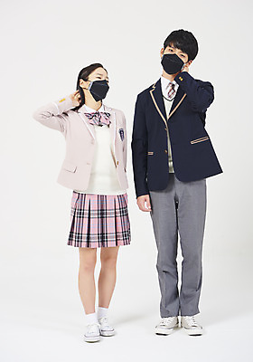 포토 JPG 스튜디오촬영 전신 학생 여학생 여자 교육 남자 교복 남학생 모션 청소년 고등학생 실내 마스크 서기 누끼 사람 두명 앞모습 10대 친구 십대라이프스타일 한국인 감기 흰배경 개학 목통증 부정적 에듀 에듀케이션 십대만 미세먼지 스쿨팩 고등교육 코로나바이러스 국내포토 라이프스타일 옷 감정 뷰포인트 백그라운드 학교 관계 동양인 내부 고통 흰색 바이러스 질병 먼지 파일형식