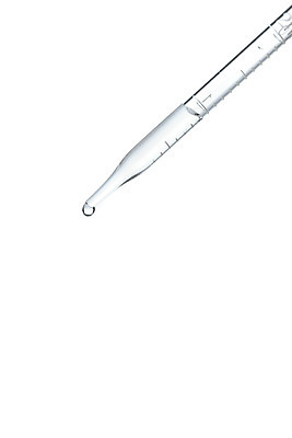 포토 JPG 스튜디오촬영 교육 과학 백그라운드 유리 실내 실험기구 실험 누끼 근접촬영 사람없음 흰색 투명 스포이트 오브젝트 흰배경 교구 눈금 용액 국내포토 뷰포인트 컬러 재질 내부 피펫 파일형식