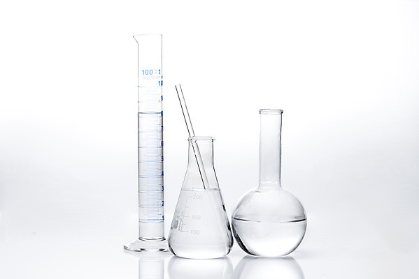 포토 JPG 스튜디오촬영 교육 과학 백그라운드 유리 실내 실험기구 실험 누끼 근접촬영 사람없음 여러개 물감 흰색 투명 오브젝트 흰배경 교구 비커 삼각플라스크 용액 유리관 메스실린더 둥근플라스크 유리막대 국내포토 뷰포인트 컬러 다수 재질 내부 미술도구 막대 플라스크 파일형식