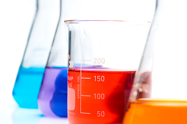 포토 JPG 스튜디오촬영 교육 과학 유리 실내 실험기구 실험 누끼 근접촬영 사람없음 컬러풀 여러개 물감 오브젝트 흰배경 교구 눈금 비커 삼각플라스크 용액 국내포토 뷰포인트 컬러 다수 백그라운드 재질 내부 미술도구 흰색 플라스크 파일형식