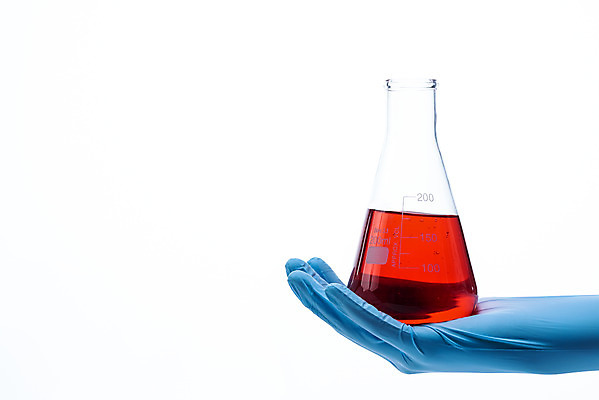 포토 JPG 스튜디오촬영 손 교육 과학 장갑 유리 한손 실내 실험기구 실험 누끼 손짓 근접촬영 신체부위 컬러풀 물감 관찰 잡기 오브젝트 흰배경 교구 눈금 삼각플라스크 용액 국내포토 잡화 뷰포인트 컬러 백그라운드 모션 재질 사람 내부 미술도구 흰색 플라스크 파일형식