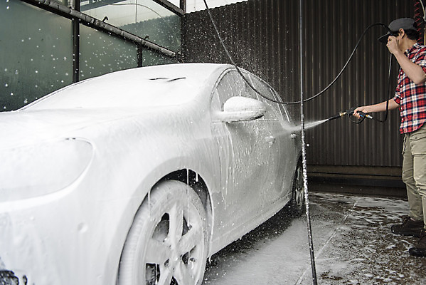 포토 JPG 주간 전신 남자 자동차 한명 서기 들기 성인 야외 옆모습 청결 거품 한국인 뿌리기 분사 세차 분사기 세차장 차청소 성인남자한명만 손세차 셀프세차 국내포토 자연요소 1 육상교통 뷰포인트 모션 사람 동양인 위생 청소 남자한명만 성인남자만 파일형식