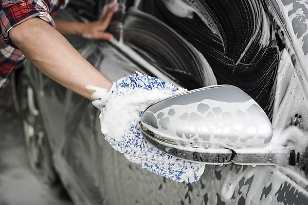 포토 JPG 주간 남자 자동차 한명 상반신 성인 야외 청결 거품 한국인 닦기 세차 사이드미러 세차장 손걸레 차청소 성인남자한명만 손세차 셀프세차 국내포토 자연요소 1 육상교통 모션 사람 동양인 위생 청소 걸레 남자한명만 성인남자만 파일형식