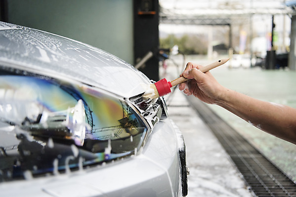 포토 JPG 주간 손 남자 자동차 한명 근접촬영 성인 야외 신체부위 청결 거품 한국인 닦기 세차 세차장 차청소 청소용솔 성인남자한명만 손세차 셀프세차 국내포토 자연요소 1 육상교통 뷰포인트 모션 사람 동양인 위생 청소도구 청소 남자한명만 성인남자만 파일형식