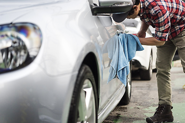 포토 JPG 주간 전신 남자 자동차 한명 서기 성인 야외 옆모습 청결 한국인 닦기 세차 세차장 손걸레 차청소 성인남자한명만 손세차 셀프세차 국내포토 자연요소 1 육상교통 뷰포인트 모션 사람 동양인 위생 청소 걸레 남자한명만 성인남자만 파일형식