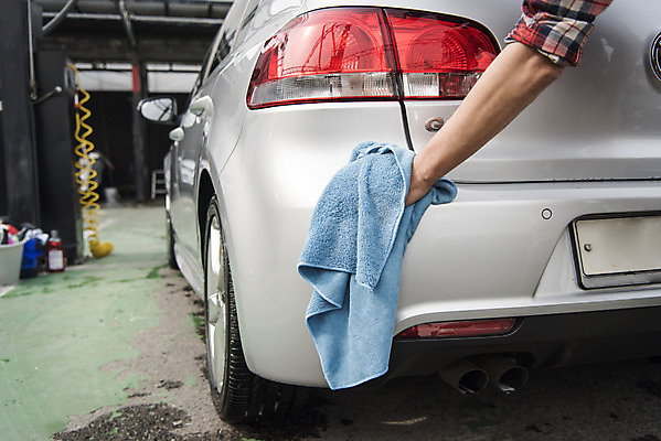 포토 JPG 주간 손 남자 자동차 한명 근접촬영 성인 야외 신체부위 청결 한국인 닦기 세차 세차장 손걸레 차청소 성인남자한명만 손세차 셀프세차 국내포토 자연요소 1 육상교통 뷰포인트 모션 사람 동양인 위생 청소 걸레 남자한명만 성인남자만 파일형식