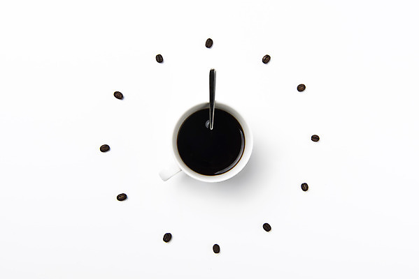 포토 JPG 스튜디오촬영 시계 티타임 실내 누끼 사람없음 하이앵글 카페 원두 커피잔 티스푼 오브젝트 흰배경 원두커피 아메리카노 플랫레이 국내포토 커피 뷰포인트 백그라운드 휴식 잔 내부 상점 숟가락 흰색 플랫 파일형식