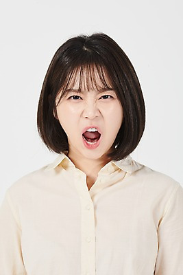 포토 JPG 스튜디오촬영 여학생 여자 감정 대학생 실내 표정 한명 누끼 근접촬영 상반신 20대 청년 성인 앞모습 한국인 분노 짜증 찡그림 흰배경 성인여자한명만 국내포토 1 학생 뷰포인트 백그라운드 사람 동양인 내부 흰색 여자한명만 성인여자만 파일형식