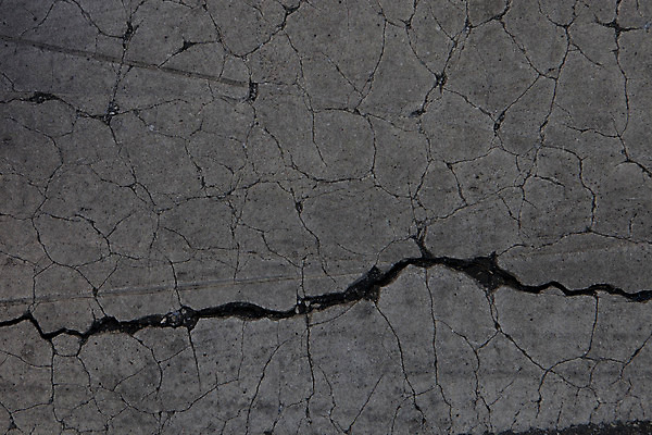 포토 JPG 주간 벽 백그라운드 패턴 근접촬영 사람없음 야외 빈티지 균열 지저분함 질감 시멘트벽 차콜색 국내포토 자연요소 뷰포인트 컬러 컨셉 무늬 모션 감각 파일형식