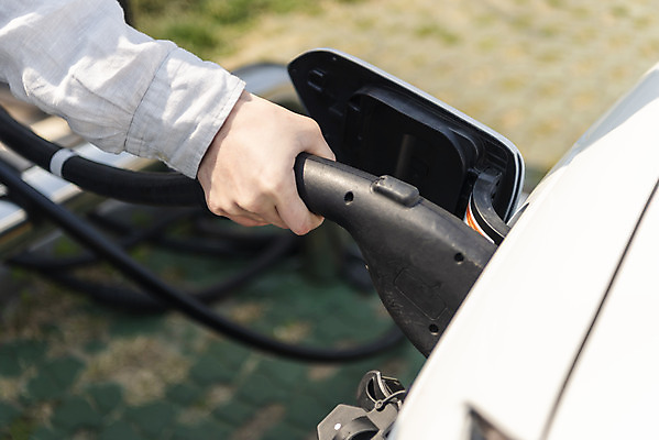 포토 JPG 주간 손 남자 교통수단 여행 자동차 한명 사람 근접촬영 성인 야외 신체부위 30대 제주도 자연보호 환경 그린캠페인 봄 한국인 에너지 그린에너지 에코 친환경 충전 국내여행 전기자동차 충전소 친환경자동차 성인남자한명만 그린슈머 국내포토 자연요소 1 계절 육상교통 캠페인 뷰포인트 교통 자연 한국 동양인 장년 보호 남자한명만 성인남자만 파일형식