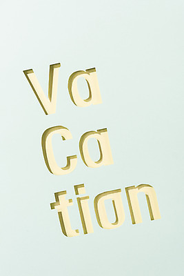 포토 JPG 스튜디오촬영 문자 알파벳 영어 계절 종이 하늘색 휴가 실내 타이포그라피 사람없음 여름 단어 여름휴가 바캉스 하이앵글 노란색 페이퍼아트 오브젝트 국내포토 뷰포인트 컬러 내부 파란색 파일형식 여름_계절