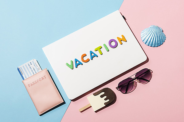 포토 JPG 스튜디오촬영 문자 알파벳 계절 종이 분홍색 여행 하늘색 비즈니스 휴가 조개 아이스크림 실내 타이포그라피 사람없음 여름 단어 여름휴가 바캉스 노트북 하이앵글 컬러풀 선글라스 조개껍데기 계획 항공권 오브젝트 여권 막대아이스크림 국내포토 영어 안경 뷰포인트 컬러 컨셉 어패류 디저트 내부 파란색 전자제품 티켓 파일형식 여름_계절