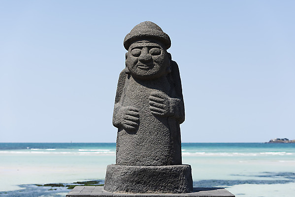 포토 JPG 주간 바다 여행 자연 한국 풍경 사람없음 야외 제주도 맑음 봄 돌하르방 금능해수욕장 국내포토 자연요소 계절 아시아 날씨 해수욕장 생태계 파일형식