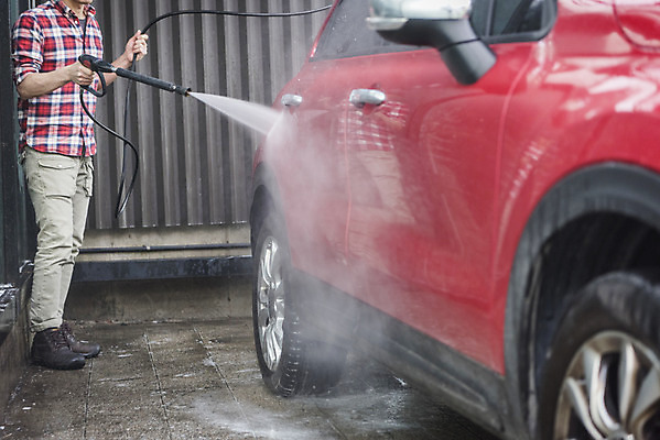 포토 JPG 주간 남자 자동차 한명 서기 들기 성인 야외 옆모습 청결 한국인 하반신 뿌리기 닦기 분사 세차 물뿌리기 분사기 세차장 차청소 성인남자한명만 손세차 셀프세차 국내포토 자연요소 1 육상교통 뷰포인트 모션 사람 동양인 위생 청소 남자한명만 성인남자만 파일형식