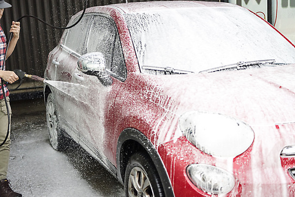 포토 JPG 주간 전신 남자 자동차 한명 서기 성인 야외 옆모습 청결 거품 한국인 뿌리기 닦기 분사 세차 분사기 세차장 차청소 성인남자한명만 손세차 셀프세차 국내포토 자연요소 1 육상교통 뷰포인트 모션 사람 동양인 위생 청소 남자한명만 성인남자만 파일형식