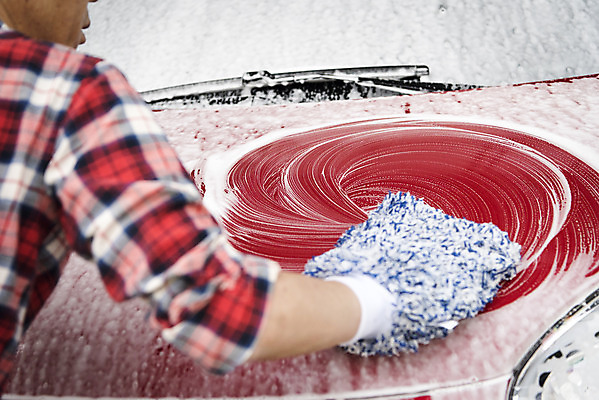 포토 JPG 주간 남자 자동차 한명 서기 상반신 성인 야외 뒷모습 청결 거품 한국인 닦기 세차 세차장 손걸레 차청소 성인남자한명만 손세차 셀프세차 국내포토 자연요소 1 육상교통 뷰포인트 모션 사람 동양인 위생 청소 걸레 남자한명만 성인남자만 파일형식