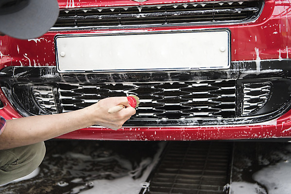 포토 JPG 주간 손 남자 자동차 한명 성인 야외 신체부위 청결 거품 한국인 닦기 세차 세차장 차청소 청소용솔 성인남자한명만 손세차 셀프세차 국내포토 자연요소 1 육상교통 모션 사람 동양인 위생 청소도구 청소 남자한명만 성인남자만 파일형식