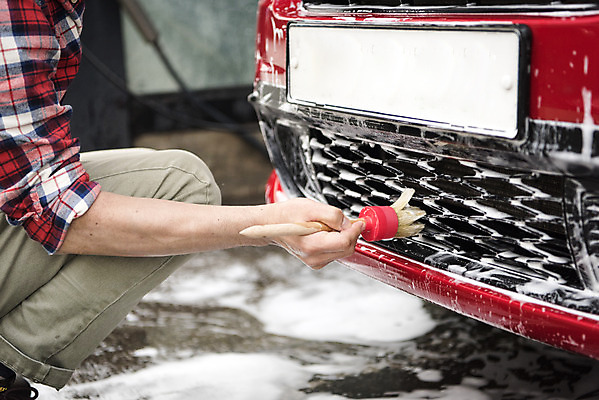 포토 JPG 주간 남자 자동차 한명 앉기 성인 야외 옆모습 청결 거품 한국인 하반신 닦기 세차 세차장 차청소 청소용솔 성인남자한명만 손세차 셀프세차 국내포토 자연요소 1 육상교통 뷰포인트 모션 사람 동양인 위생 청소도구 청소 남자한명만 성인남자만 파일형식