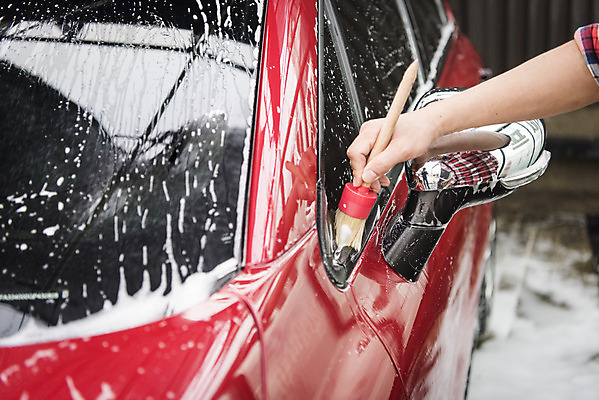 포토 JPG 주간 손 남자 자동차 한명 성인 야외 신체부위 청결 거품 한국인 닦기 세차 세차장 차청소 청소용솔 성인남자한명만 손세차 셀프세차 국내포토 자연요소 1 육상교통 모션 사람 동양인 위생 청소도구 청소 남자한명만 성인남자만 파일형식