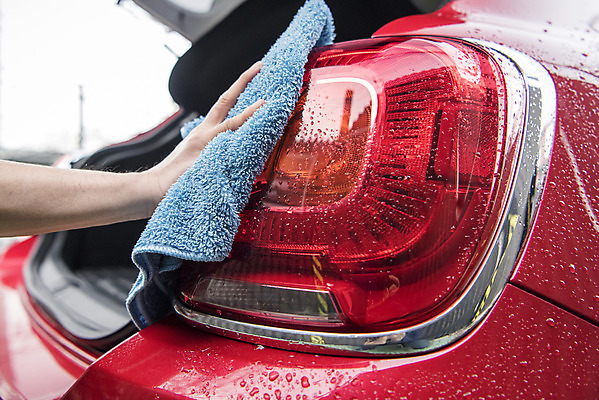 포토 JPG 주간 손 남자 자동차 한명 성인 야외 신체부위 청결 한국인 닦기 세차 세차장 손걸레 차청소 성인남자한명만 손세차 셀프세차 국내포토 자연요소 1 육상교통 모션 사람 동양인 위생 청소 걸레 남자한명만 성인남자만 파일형식