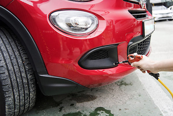 포토 JPG 주간 손 남자 자동차 바람 한명 성인 야외 신체부위 청결 한국인 먼지 닦기 세차 세차장 차청소 성인남자한명만 손세차 셀프세차 에어건 국내포토 자연요소 1 육상교통 모션 날씨 사람 동양인 공구 위생 청소 남자한명만 성인남자만 파일형식