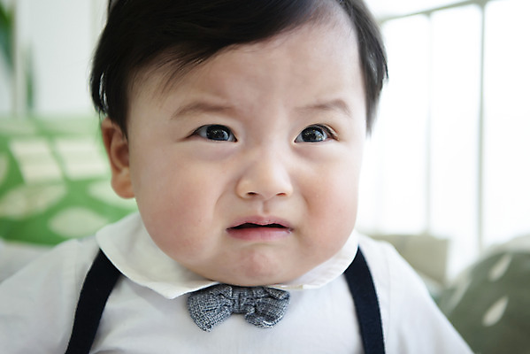 포토 JPG 스튜디오촬영 응시 남자 얼굴 실내 한명 근접촬영 상반신 앞모습 귀여움 한국인 슬픔 성장 아기 보호 울음 눈물 서운함 남자아기한명만 억울 국내포토 1 시선 감정 뷰포인트 컨셉 표정 사람 동양인 내부 신체부위 남자한명만 남자아기만 파일형식