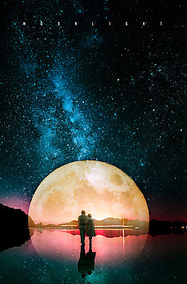 PSD 편집 편집이미지 커플 여자 남자 실루엣 별 야경 밤하늘 성인 야외 두명 물 컬러풀 반사 평화 고요 보름달 야간 은하수 이미지편집 자연요소 컬러 컨셉 관계 자연 하늘 촬영기법 사람 달 파일형식 풍경_경치