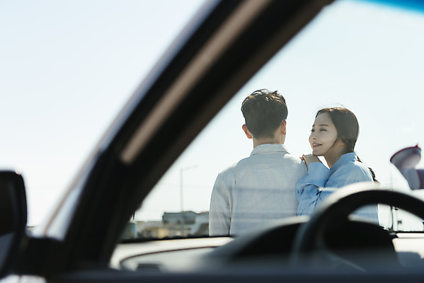 포토 JPG 주간 커플 여자 남자 행복 교통수단 바다 여행 자동차 하늘 서기 미소 상반신 20대 성인 야외 두명 뒷모습 30대 제주도 마주보기 자연보호 환경 그린캠페인 다정 봄 한국인 그린에너지 즐거움 친환경 해안도로 국내여행 봄여행 전기자동차 해변도로 친환경자동차 성인만 신창해안도로 국내포토 자연요소 계절 감정 도로 육상교통 캠페인 뷰포인트 교통 컨셉 관계 모션 자연 한국 표정 사람 동양인 청년 장년 에너지 보호 파일형식