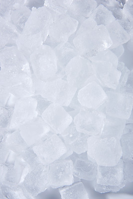 포토 JPG 스튜디오촬영 백그라운드 실내 사람없음 쌓기 얼음 여러개 투명 차가움 시원함 오브젝트 얼음조각 국내포토 자연요소 다수 모션 내부 파일형식