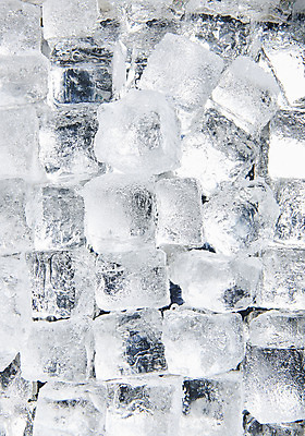 포토 JPG 스튜디오촬영 백그라운드 실내 사람없음 쌓기 얼음 여러개 투명 차가움 시원함 오브젝트 얼음조각 국내포토 자연요소 다수 모션 내부 파일형식