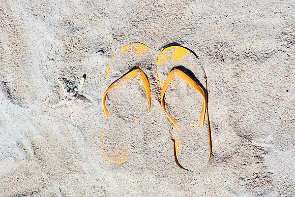 포토 JPG 주간 모래 해변 사람없음 야외 여름 여름휴가 바캉스 하이앵글 모래사장 제주도 맑음 쪼리 오브젝트 김녕해수욕장 국내포토 자연요소 계절 바다 뷰포인트 날씨 휴가 한국 샌들 해수욕장 파일형식 여름_계절