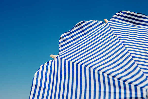 포토 JPG 주간 하늘 바캉스용품 해변 사람없음 야외 여름 여름휴가 바캉스 모래사장 제주도 맑음 파라솔 오브젝트 김녕해수욕장 국내포토 자연요소 계절 바다 날씨 휴가 한국 해수욕장 파일형식 여름_계절