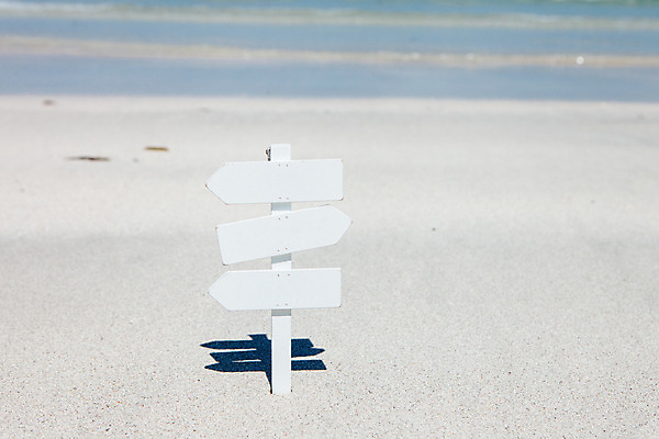 포토 JPG 주간 알림판 해변 사람없음 야외 여름 여름휴가 바캉스 모래사장 제주도 맑음 표지판 오브젝트 김녕해수욕장 방향표지판 국내포토 자연요소 계절 바다 날씨 휴가 한국 해수욕장 파일형식 여름_계절