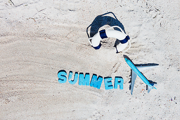 포토 JPG 주간 비행기 해변 사람없음 야외 여름 여름휴가 바캉스 하이앵글 모래사장 제주도 맑음 오브젝트 튜브 김녕해수욕장 비행기모형 국내포토 자연요소 계절 바다 뷰포인트 항공교통 날씨 휴가 대중교통 한국 모형 해수욕장 파일형식 여름_계절