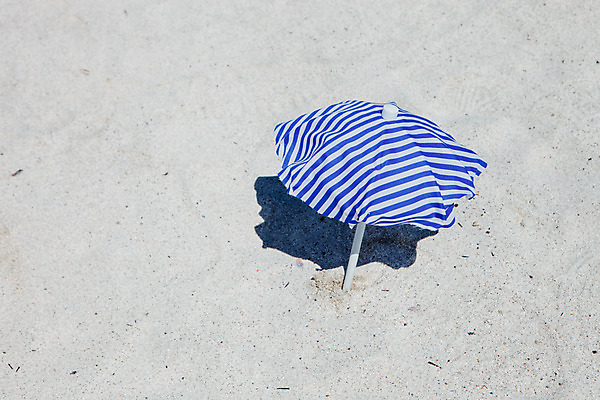 포토 JPG 주간 바캉스용품 해변 사람없음 야외 여름 여름휴가 바캉스 하이앵글 모래사장 제주도 맑음 파라솔 오브젝트 김녕해수욕장 국내포토 자연요소 계절 바다 뷰포인트 날씨 휴가 한국 해수욕장 파일형식 여름_계절