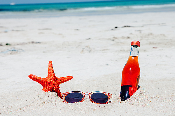 포토 JPG 주간 음료 불가사리 해변 사람없음 야외 여름 여름휴가 바캉스 모래사장 선글라스 제주도 맑음 오브젝트 김녕해수욕장 국내포토 자연요소 계절 안경 바다 날씨 휴가 극피동물 한국 해수욕장 파일형식 여름_계절