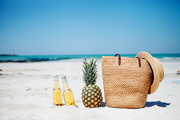 포토 JPG 주간 모자 가방 맥주 병맥주 해변 사람없음 야외 여름 여름휴가 바캉스 모래사장 제주도 맑음 파인애플 오브젝트 김녕해수욕장 국내포토 자연요소 잡화 계절 바다 과일 날씨 휴가 주류 한국 해수욕장 열대과일 파일형식 여름_계절